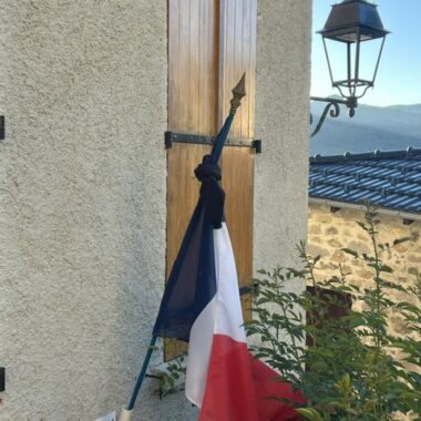 Solidarité respectueuse de la commune de Lercoul avec les proches de Lyhanna. Plus jamais, ça !
